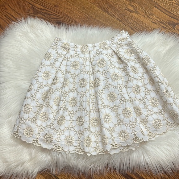 Lilly Pulitzer White & Metallic Gold Harlie Lacey Mini Skirt - Picture 3 of 6